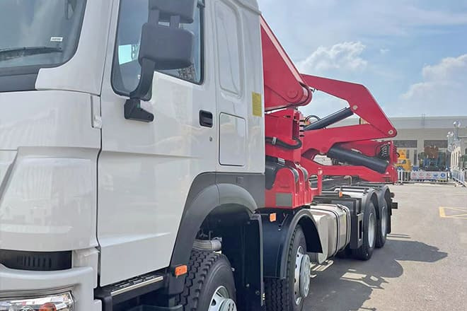 XCMG 20 Ft Side Lifter Truck for Sale in Papua New Guinea - Container transporter/ Swap body truck: picture 4 XCMG 20 Ft Side Lifter Truck for Sale in Papua New Guinea - Container transporter/ Swap body truck: picture 4
