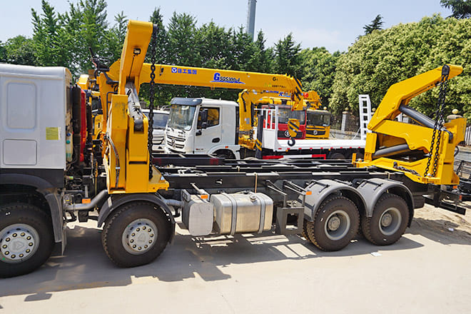 XCMG 20Ft Container Side Lift Truck for Sale in Guyana - Container transporter/ Swap body truck: picture 3 XCMG 20Ft Container Side Lift Truck for Sale in Guyana - Container transporter/ Swap body truck: picture 3