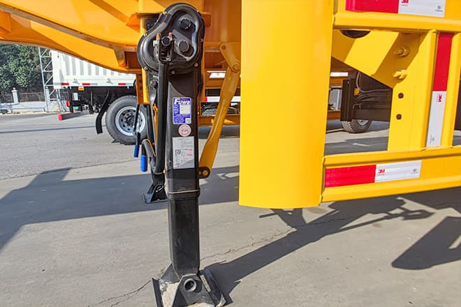 XCMG 40 Ton Sidelifter Container Trailer for Sale in Guyana - Container transporter/ Swap body semi-trailer: picture 4 XCMG 40 Ton Sidelifter Container Trailer for Sale in Guyana - Container transporter/ Swap body semi-trailer: picture 4