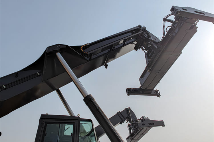 XCMG Reach Stacker Price for Sale in Guyana - Container handler: picture 5 XCMG Reach Stacker Price for Sale in Guyana - Container handler: picture 5