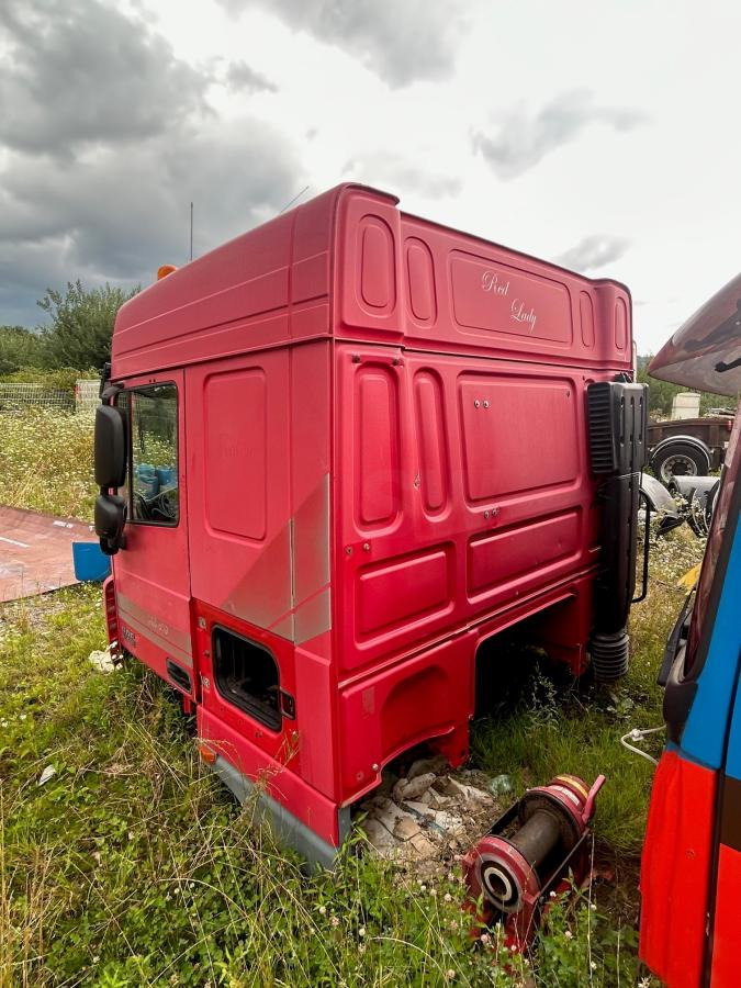 DAF XF105-510 Rouge Grenat - Cab for Truck: picture 5 DAF XF105-510 Rouge Grenat - Cab for Truck: picture 5