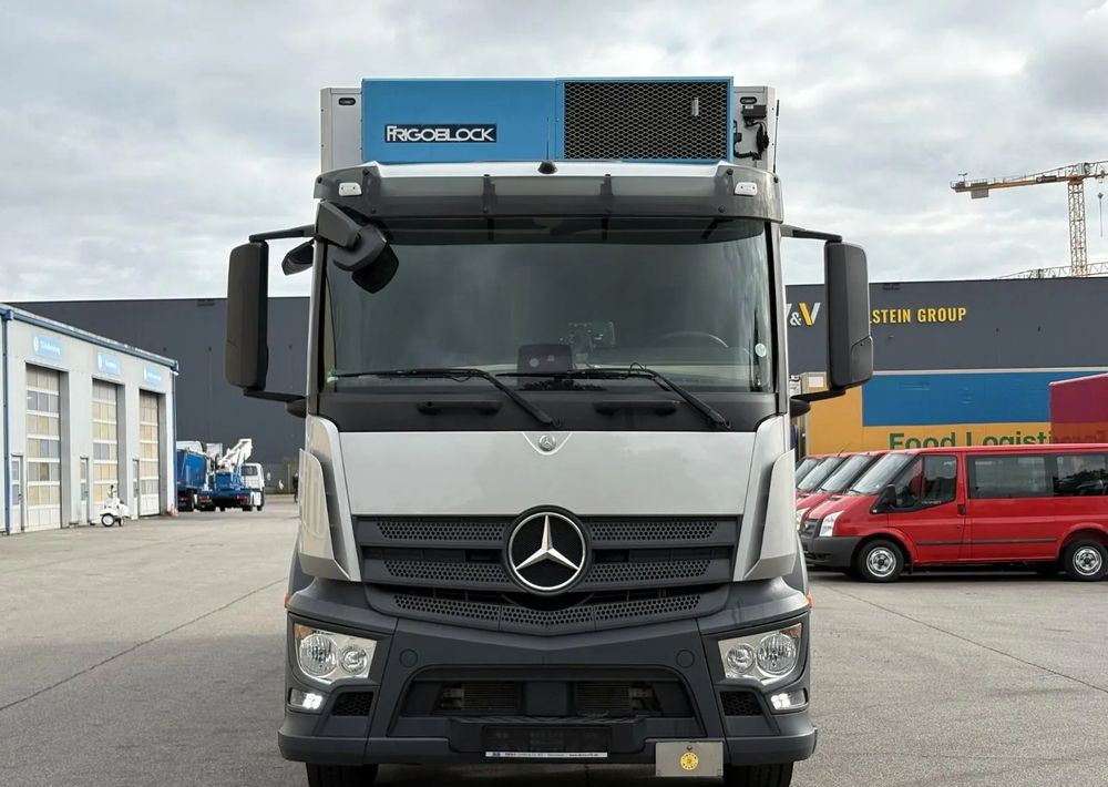 Mercedes-Benz Actros 2543 6x2 chłodnia izoterma 18 palet oś skrętna - Refrigerated truck: picture 2 Mercedes-Benz Actros 2543 6x2 chłodnia izoterma 18 palet oś skrętna - Refrigerated truck: picture 2