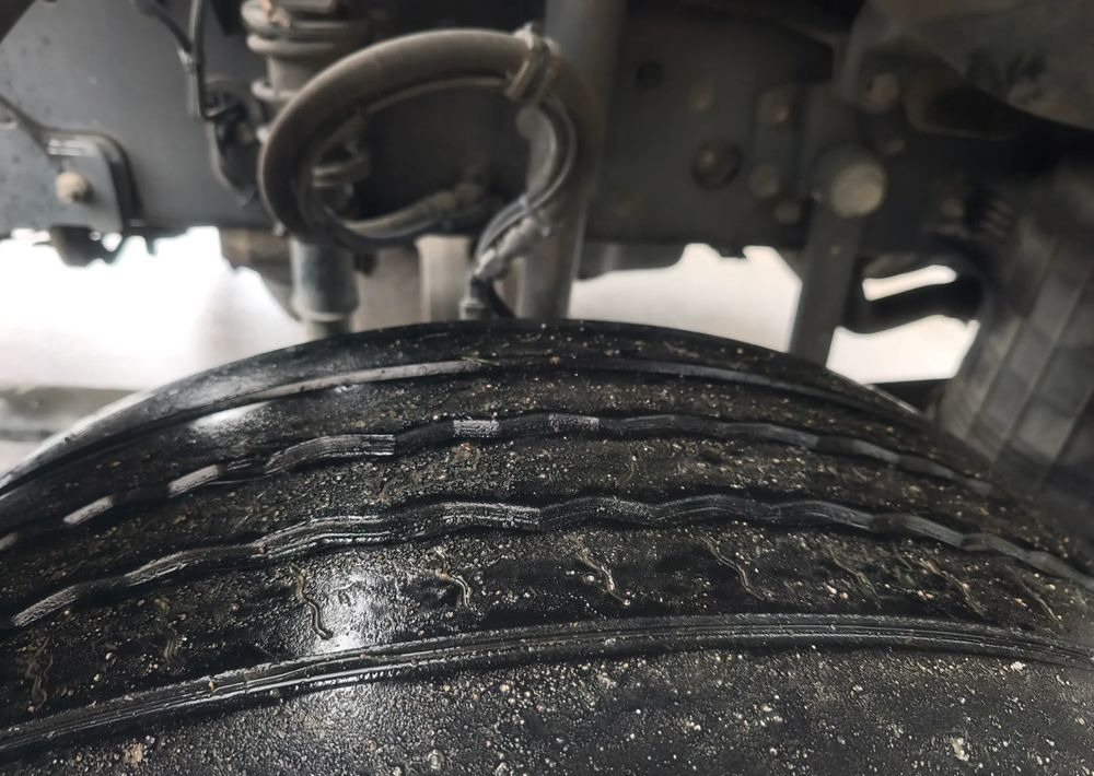 Cab chassis truck Renault Midlum 220.14 220.16 rama do zabudowy poduszka: picture 6 Cab chassis truck Renault Midlum 220.14 220.16 rama do zabudowy poduszka: picture 6