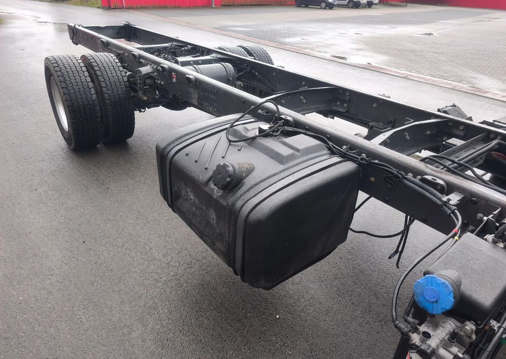 Renault Midlum 220.14 220.16 rama do zabudowy poduszka - Cab chassis truck: picture 5 Renault Midlum 220.14 220.16 rama do zabudowy poduszka - Cab chassis truck: picture 5