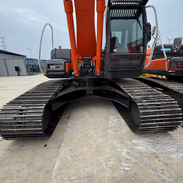 2023 Hitachi ZX250 - Crawler excavator: picture 3 2023 Hitachi ZX250 - Crawler excavator: picture 3