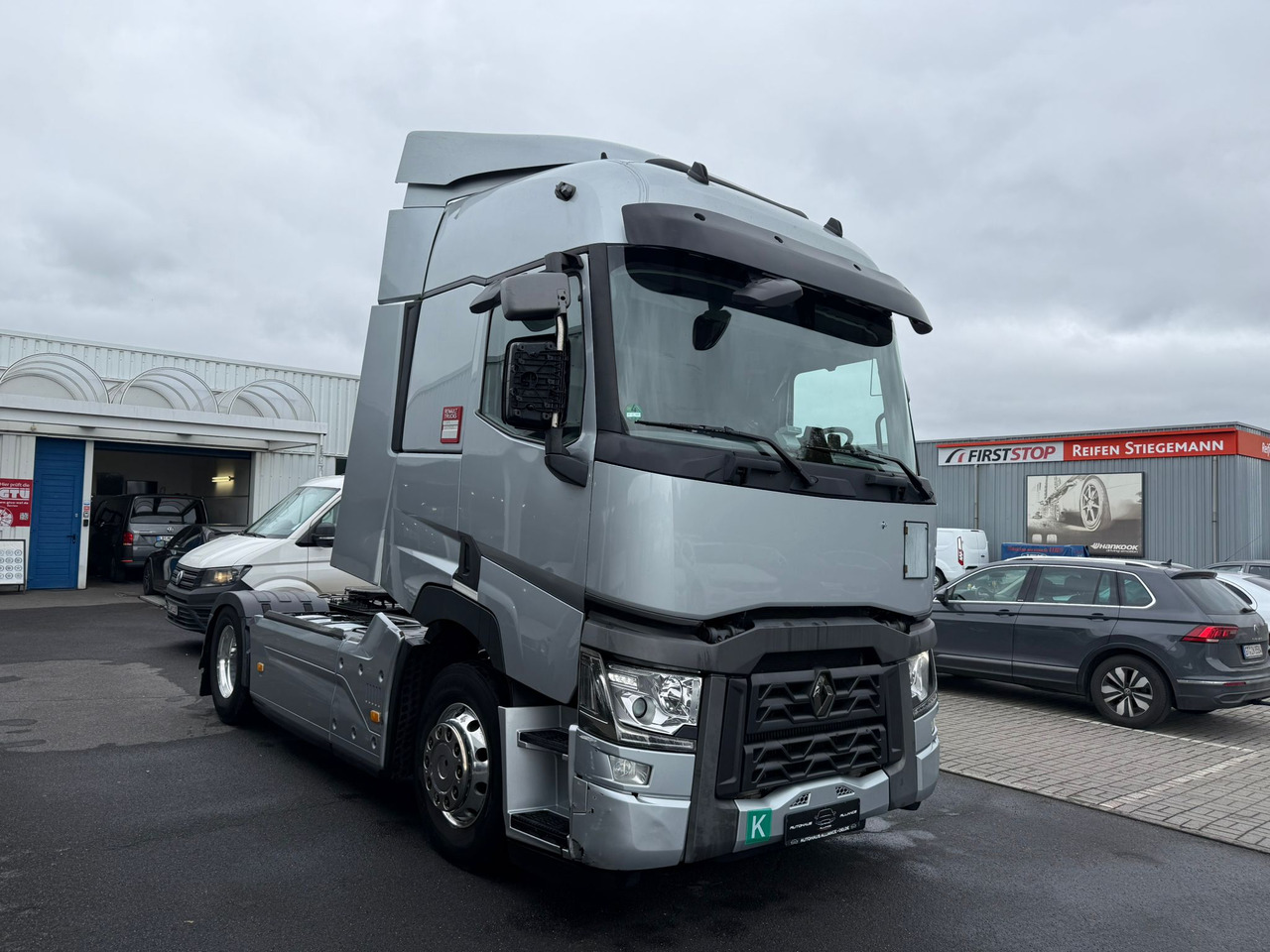 RENAULT T - Tractor unit: picture 3 RENAULT T - Tractor unit: picture 3