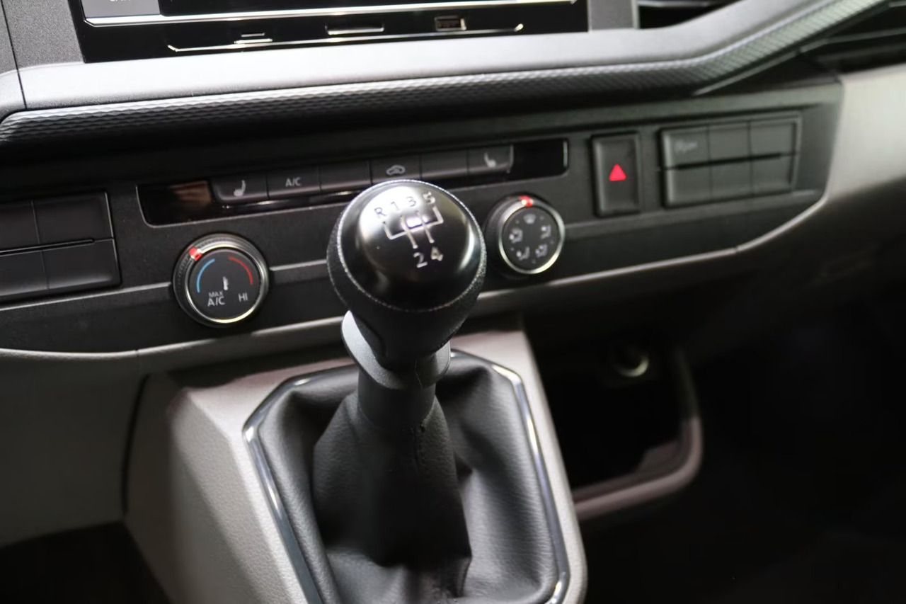 Small van Volkswagen T6: picture 15 Small van Volkswagen T6: picture 15