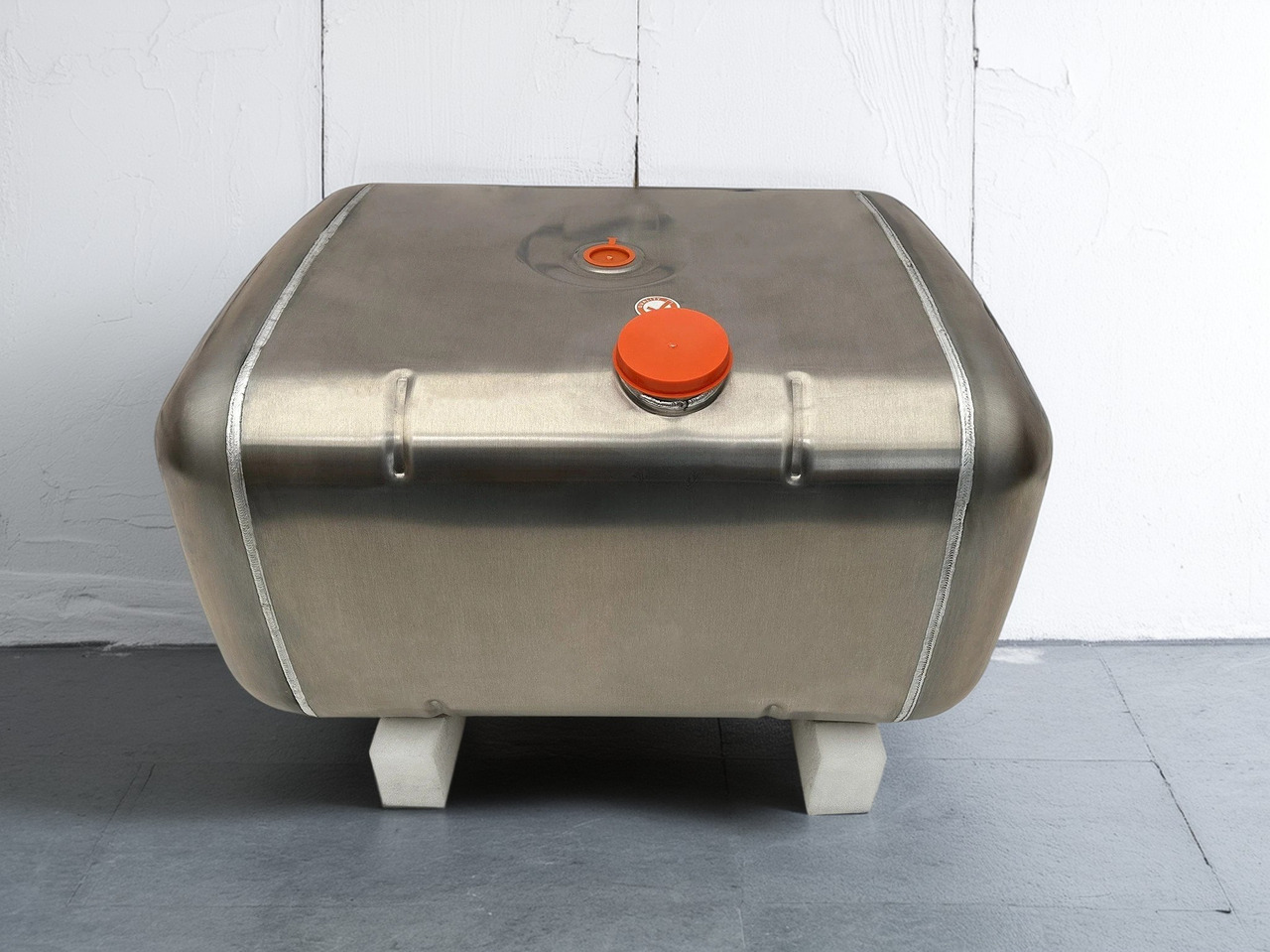 MERCEDES-BENZ - Fuel tank for Commercial vehicle: picture 1 MERCEDES-BENZ - Fuel tank for Commercial vehicle: picture 1