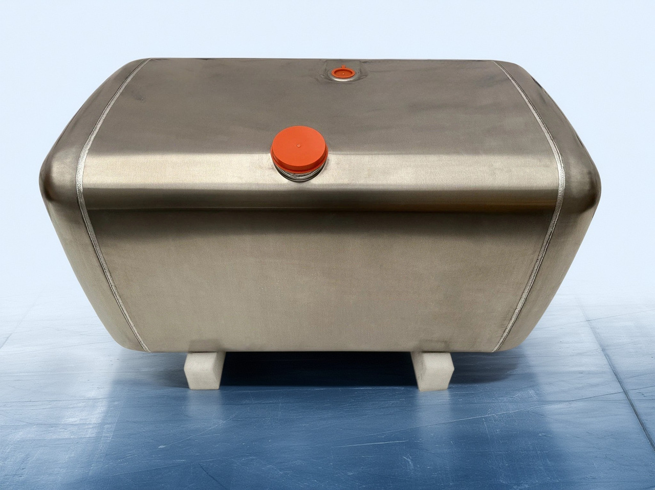 MERCEDES-BENZ - Fuel tank: picture 1 MERCEDES-BENZ - Fuel tank: picture 1