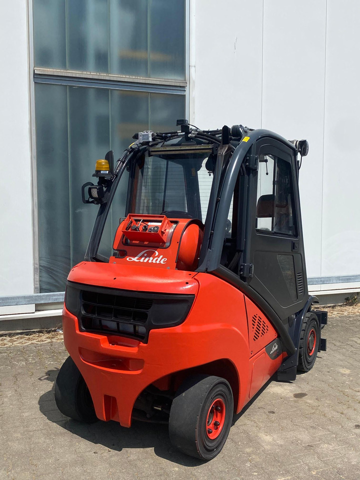 Linde Linde H 25 T - 6-372 h - Seitenschieber - - LPG forklift: picture 5 Linde Linde H 25 T - 6-372 h - Seitenschieber - - LPG forklift: picture 5