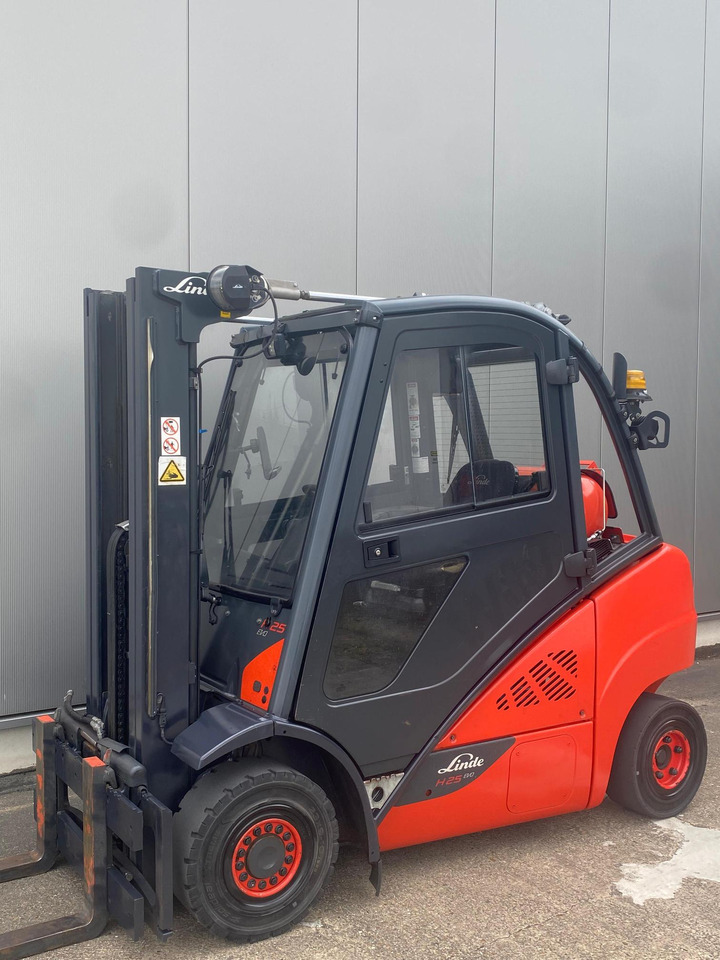 Linde Linde H 25 T - 6-372 h - Seitenschieber - - LPG forklift: picture 1 Linde Linde H 25 T - 6-372 h - Seitenschieber - - LPG forklift: picture 1