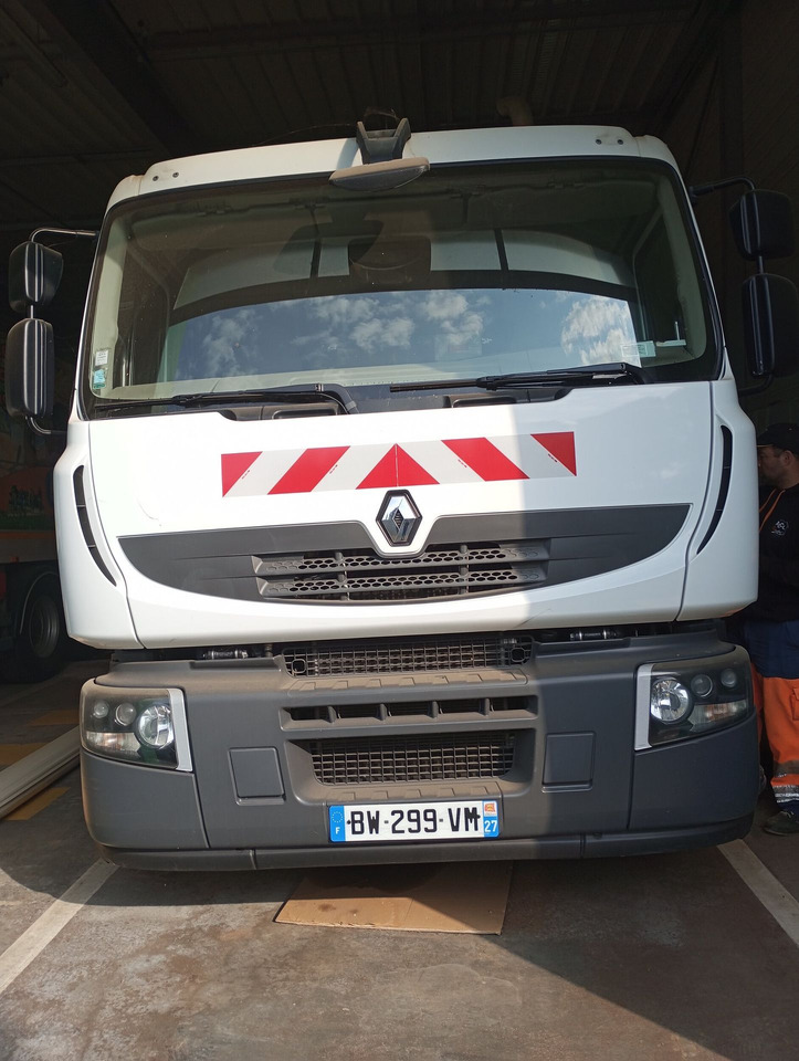 BOM de marque Renault 310 DXI - benne SEMAT bi compartiment - boite de vitesse récente de 5000 km - 2 pneus neufs - dernier passage aux mines en septembre 2023 - arrêt de circulation octobre 2023 - ba - Refuse truck: picture 1 BOM de marque Renault 310 DXI - benne SEMAT bi compartiment - boite de vitesse récente de 5000 km - 2 pneus neufs - dernier passage aux mines en septembre 2023 - arrêt de circulation octobre 2023 - ba - Refuse truck: picture 1