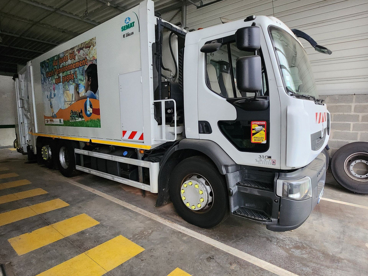 BOM de marque Renault 310 DXI - benne SEMAT bi compartiment - boite de vitesse récente de 5000 km - 2 pneus neufs - dernier passage aux mines en septembre 2023 - arrêt de circulation octobre 2023 - ba - Refuse truck: picture 4 BOM de marque Renault 310 DXI - benne SEMAT bi compartiment - boite de vitesse récente de 5000 km - 2 pneus neufs - dernier passage aux mines en septembre 2023 - arrêt de circulation octobre 2023 - ba - Refuse truck: picture 4