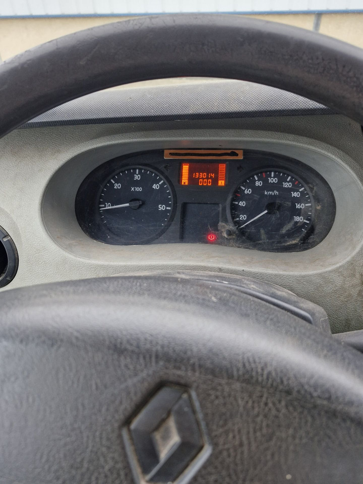 Renault Mascott  3.5T- (Disponible à compter du 24/11/2025) 3 places avec benne basculante hydraulique. BEG. Vendu sans CT. Véhicule roulant. Entretien régulier. Arrêté début 2025 pour souci passage d - Tipper van: picture 2 Renault Mascott  3.5T- (Disponible à compter du 24/11/2025) 3 places avec benne basculante hydraulique. BEG. Vendu sans CT. Véhicule roulant. Entretien régulier. Arrêté début 2025 pour souci passage d - Tipper van: picture 2