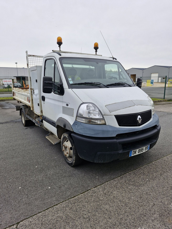 Renault Mascott  3.5T- (Disponible à compter du 24/11/2025) 3 places avec benne basculante hydraulique. BEG. Vendu sans CT. Véhicule roulant. Entretien régulier. Arrêté début 2025 pour souci passage d - Tipper van: picture 1 Renault Mascott  3.5T- (Disponible à compter du 24/11/2025) 3 places avec benne basculante hydraulique. BEG. Vendu sans CT. Véhicule roulant. Entretien régulier. Arrêté début 2025 pour souci passage d - Tipper van: picture 1