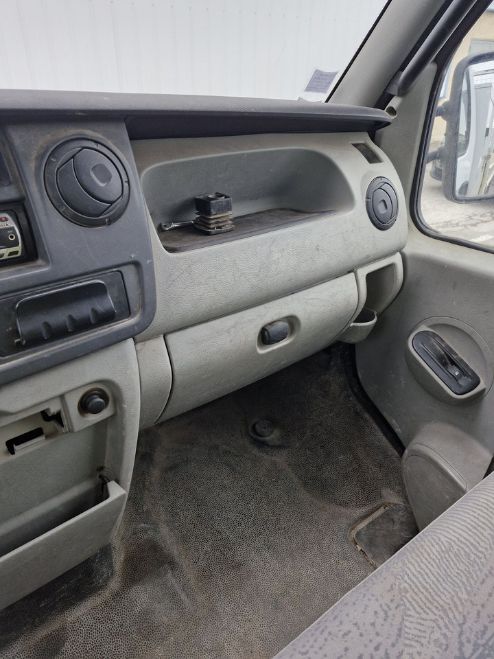 Renault Mascott  3.5T- (Disponible à compter du 24/11/2025) 3 places avec benne basculante hydraulique. BEG. Vendu sans CT. Véhicule roulant. Entretien régulier. Arrêté début 2025 pour souci passage d - Tipper van: picture 4 Renault Mascott  3.5T- (Disponible à compter du 24/11/2025) 3 places avec benne basculante hydraulique. BEG. Vendu sans CT. Véhicule roulant. Entretien régulier. Arrêté début 2025 pour souci passage d - Tipper van: picture 4