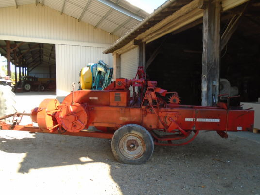 Massey Ferguson 10-8 - Square baler: picture 1 Massey Ferguson 10-8 - Square baler: picture 1