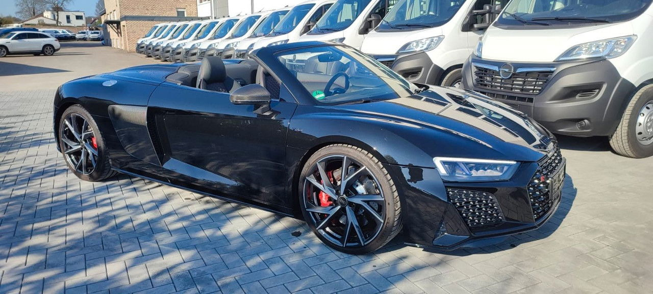 Audi R8 Spyder 5.2 FSI RWD performance - Convertible: picture 2 Audi R8 Spyder 5.2 FSI RWD performance - Convertible: picture 2