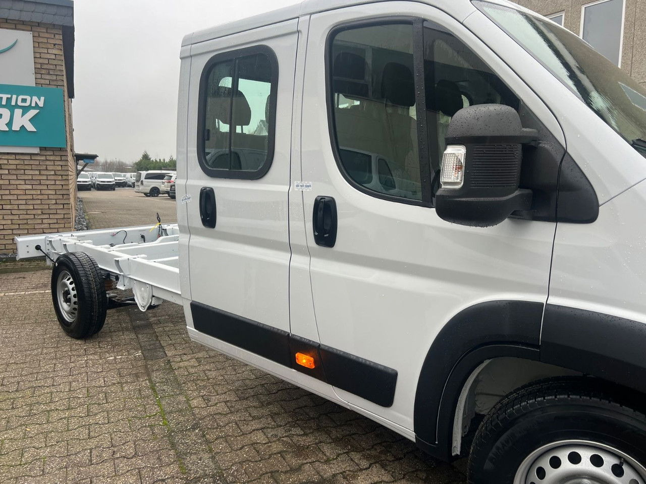 New Mini artic tractor unit, Crew cab van Opel Movano Fahrgestell DoKa PS 180 35 L4 Heavy DSK: picture 10 New Mini artic tractor unit, Crew cab van Opel Movano Fahrgestell DoKa PS 180 35 L4 Heavy DSK: picture 10