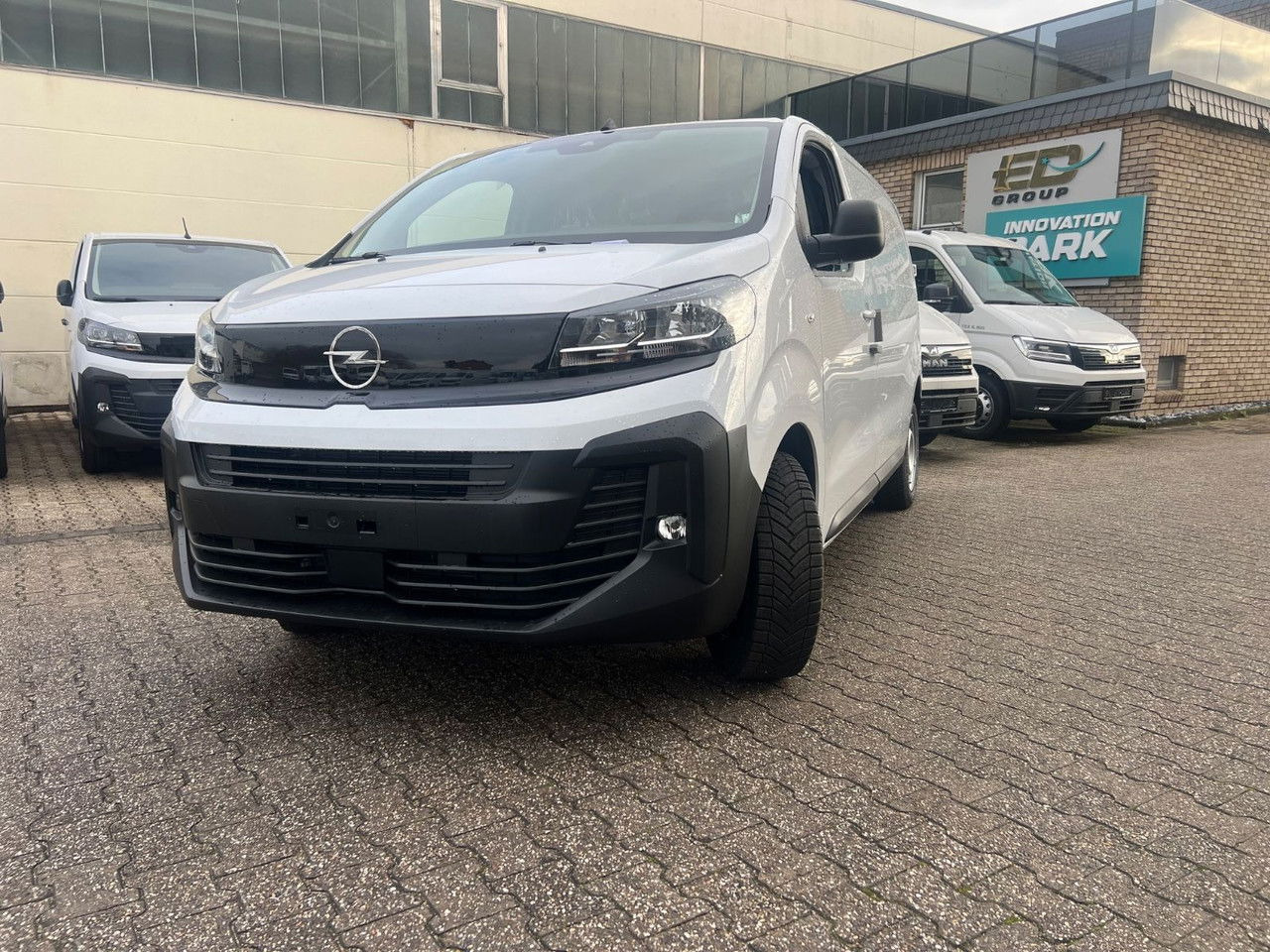 Opel Vivaro Cargo L2 H1 120 PS Allwetter AHK Rückfahr - Panel van: picture 4 Opel Vivaro Cargo L2 H1 120 PS Allwetter AHK Rückfahr - Panel van: picture 4