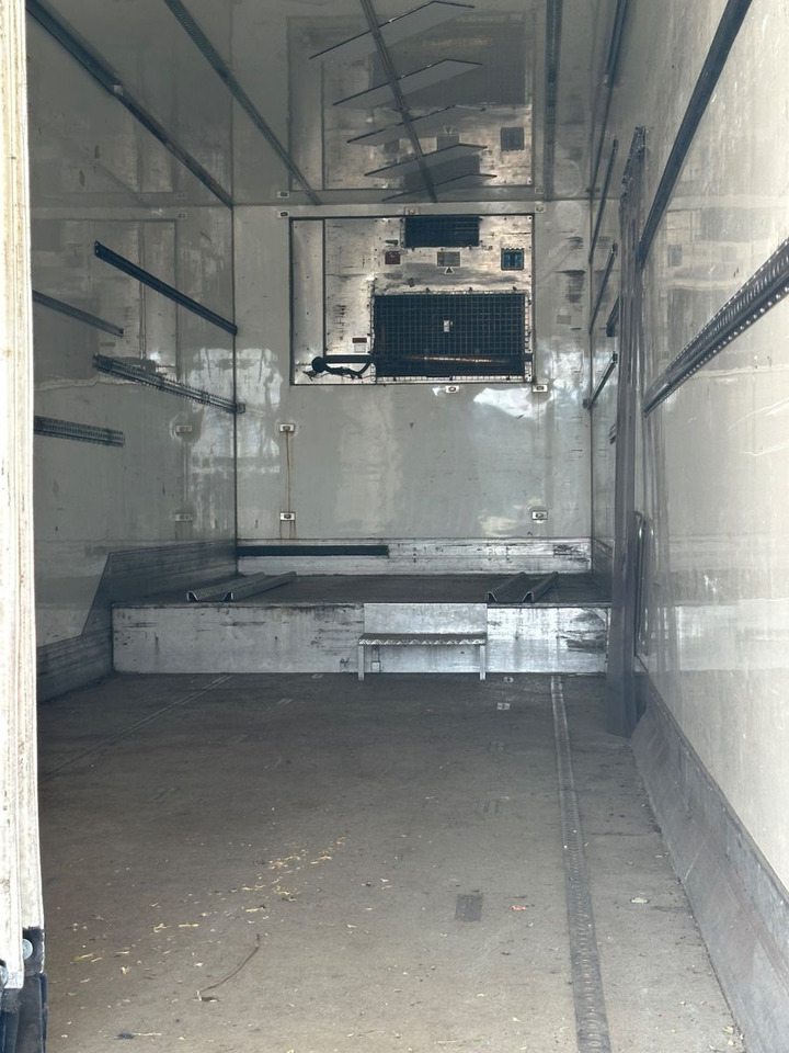 KMO-2TR Blumen Kühler TK SLX400 - Refrigerated semi-trailer: picture 5 KMO-2TR Blumen Kühler TK SLX400 - Refrigerated semi-trailer: picture 5