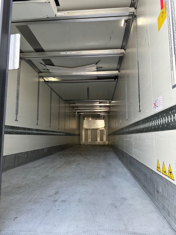 Krone SD 27 Thermoking Spectrum Multitemp Pharma Safe Krone SD 27 Thermoking Spectrum Multitemp Pharma Safe - Refrigerated semi-trailer: picture 5 Krone SD 27 Thermoking Spectrum Multitemp Pharma Safe Krone SD 27 Thermoking Spectrum Multitemp Pharma Safe - Refrigerated semi-trailer: picture 5