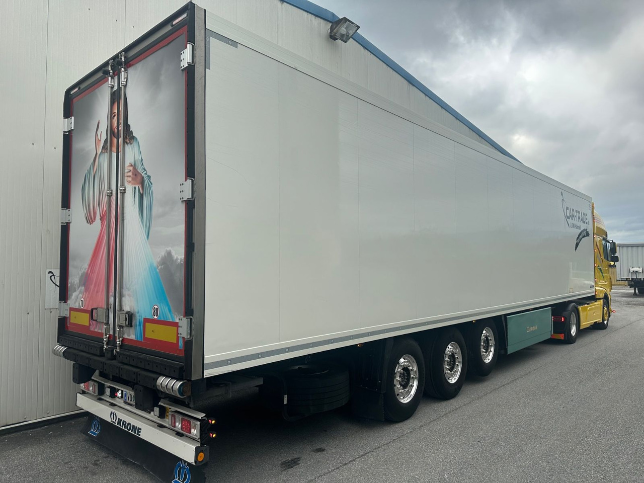 Krone SDR 27 Vector 1550 Doppelstock/Blumenbreit - Closed box semi-trailer: picture 3 Krone SDR 27 Vector 1550 Doppelstock/Blumenbreit - Closed box semi-trailer: picture 3