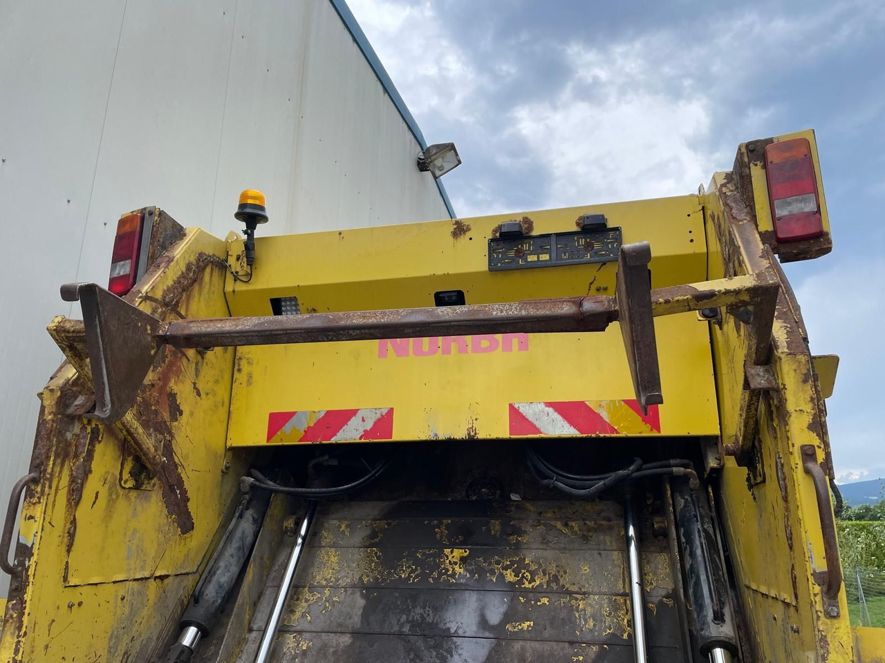 MAN TGA 26.390 - Refuse truck: picture 5 MAN TGA 26.390 - Refuse truck: picture 5