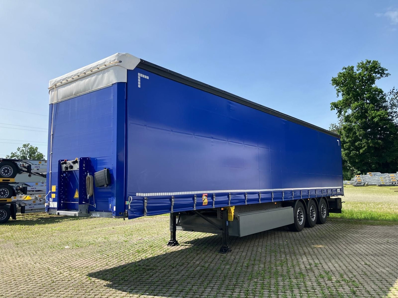 Schmitz Cargobull SCS 24 Lift/Pal-Kasten/ DEMO wie neu - Curtainsider semi-trailer: picture 1 Schmitz Cargobull SCS 24 Lift/Pal-Kasten/ DEMO wie neu - Curtainsider semi-trailer: picture 1