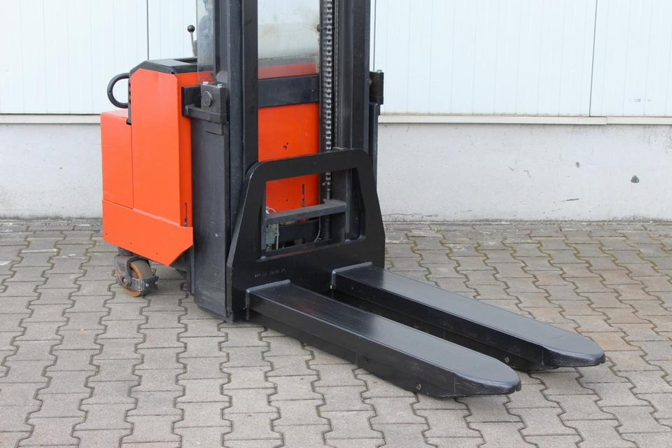 BT LSV1250 - 3400mm - Stacker: picture 5 BT LSV1250 - 3400mm - Stacker: picture 5