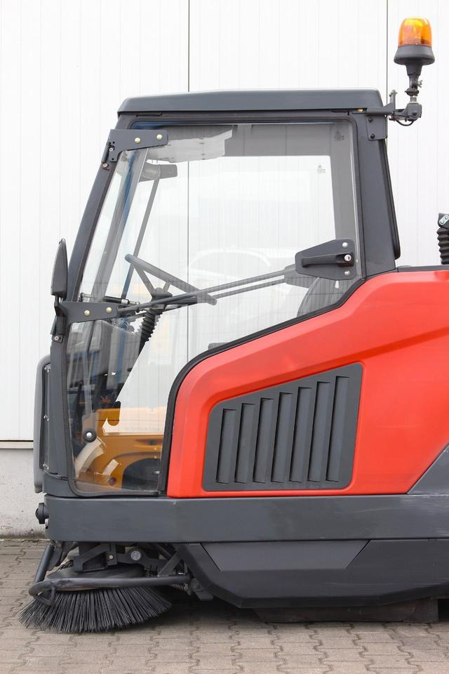 Hako Sweepmaster D1500RH Diesel UVV✅ - Industrial sweeper: picture 5 Hako Sweepmaster D1500RH Diesel UVV✅ - Industrial sweeper: picture 5