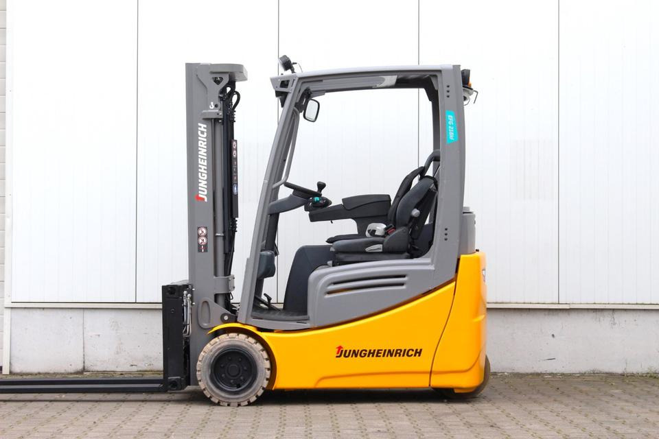 JUNGHEINRICH EFG318k - 2017 - 3664Std. - Electric forklift: picture 3 JUNGHEINRICH EFG318k - 2017 - 3664Std. - Electric forklift: picture 3
