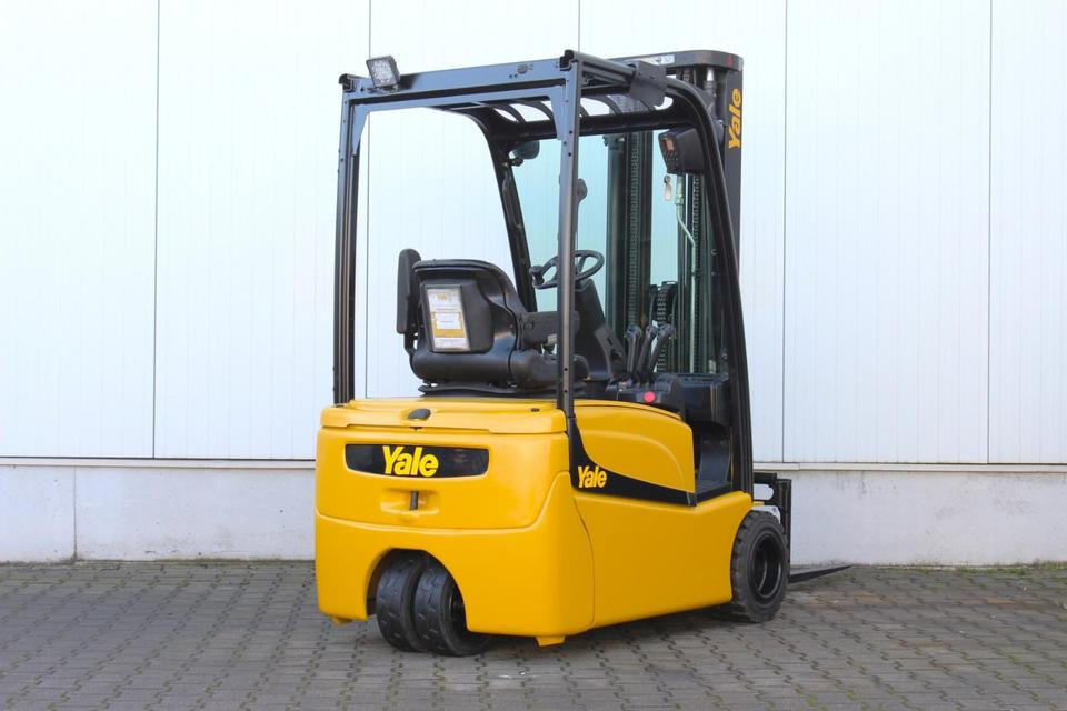YALE ERP18VT Triplex 5,2m 1800kg - Electric forklift: picture 2 YALE ERP18VT Triplex 5,2m 1800kg - Electric forklift: picture 2