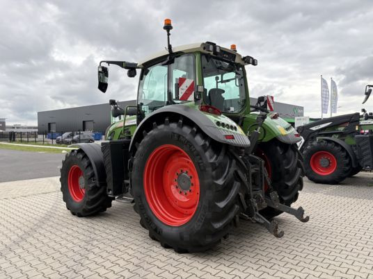 Fendt 720 VARIO S4 POWER - Farm tractor: picture 5 Fendt 720 VARIO S4 POWER - Farm tractor: picture 5