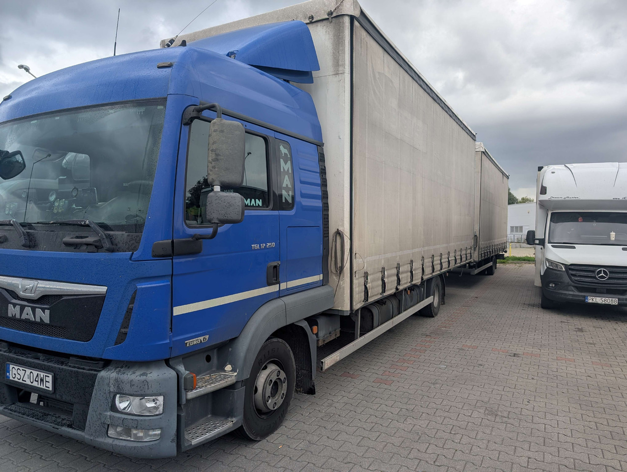 MAN TGL x 3 (2*2014 + 1*2013) - Curtain side truck: picture 1 MAN TGL x 3 (2*2014 + 1*2013) - Curtain side truck: picture 1