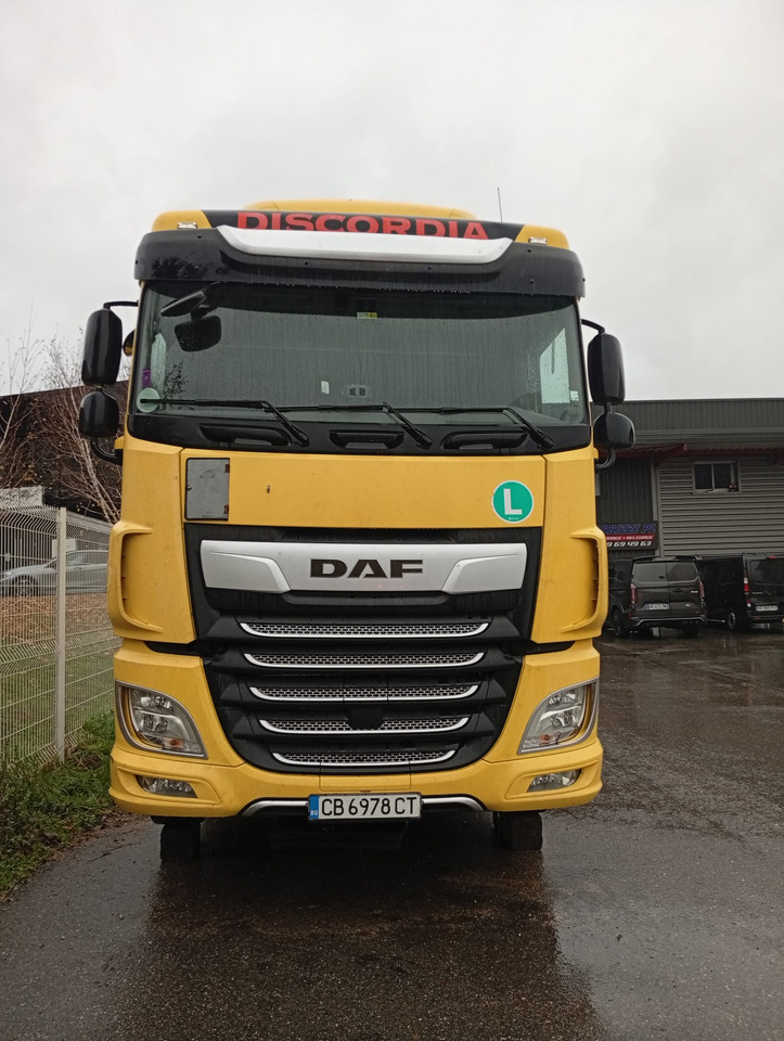 DAF XF430 - FR 73000, damaged engine - Tractor unit: picture 1 DAF XF430 - FR 73000, damaged engine - Tractor unit: picture 1