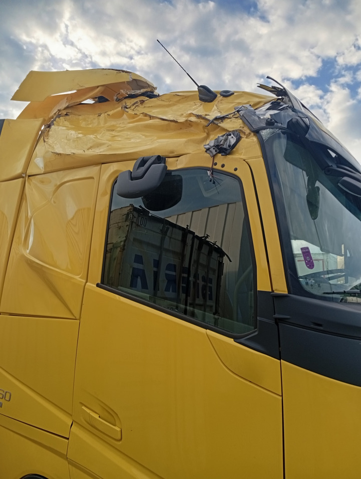 VOLVO FH 460 Aero, Damaged, Located in Bari,Italy - Tractor unit: picture 5 VOLVO FH 460 Aero, Damaged, Located in Bari,Italy - Tractor unit: picture 5