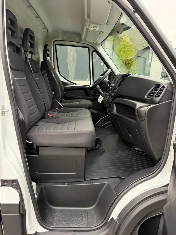 Leasing of Iveco Daily 35-140 *L3H2*DISPO DE STOCK*Airco*Cruise control Iveco Daily 35-140 *L3H2*DISPO DE STOCK*Airco*Cruise control: picture 16 Leasing of Iveco Daily 35-140 *L3H2*DISPO DE STOCK*Airco*Cruise control Iveco Daily 35-140 *L3H2*DISPO DE STOCK*Airco*Cruise control: picture 16