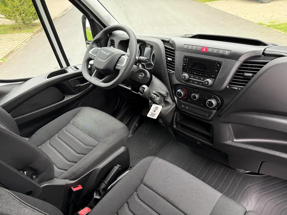 Leasing of Iveco Daily 35-140 *L3H2*DISPO DE STOCK*Airco*Cruise control Iveco Daily 35-140 *L3H2*DISPO DE STOCK*Airco*Cruise control: picture 17 Leasing of Iveco Daily 35-140 *L3H2*DISPO DE STOCK*Airco*Cruise control Iveco Daily 35-140 *L3H2*DISPO DE STOCK*Airco*Cruise control: picture 17