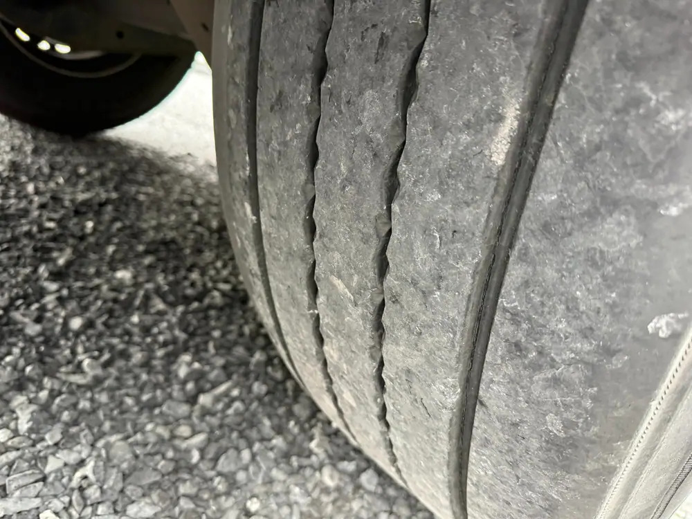 Curtainsider semi-trailer LeciTrailer Tautliner 3E20 Tautliner 3E20*1er essieu relevable*essieux SAF: picture 18 Curtainsider semi-trailer LeciTrailer Tautliner 3E20 Tautliner 3E20*1er essieu relevable*essieux SAF: picture 18