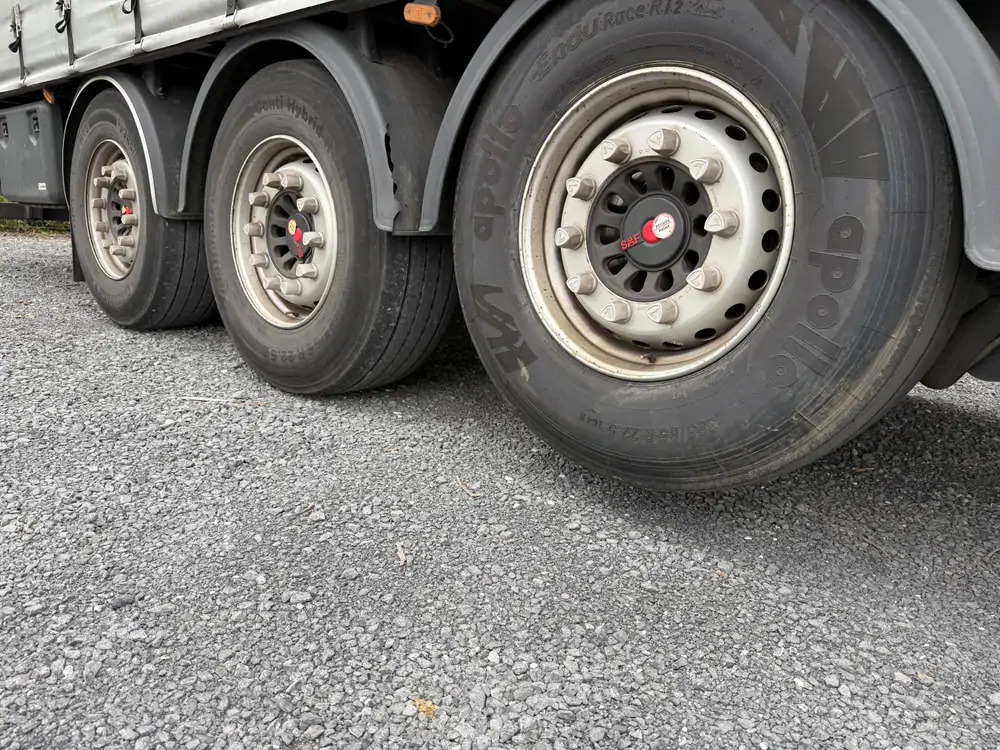 Curtainsider semi-trailer LeciTrailer Tautliner 3E20 Tautliner 3E20*1er essieu relevable*essieux SAF: picture 6 Curtainsider semi-trailer LeciTrailer Tautliner 3E20 Tautliner 3E20*1er essieu relevable*essieux SAF: picture 6