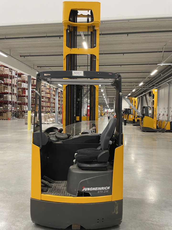 JUNGHEINRICH ETV214 - Reach truck: picture 2 JUNGHEINRICH ETV214 - Reach truck: picture 2
