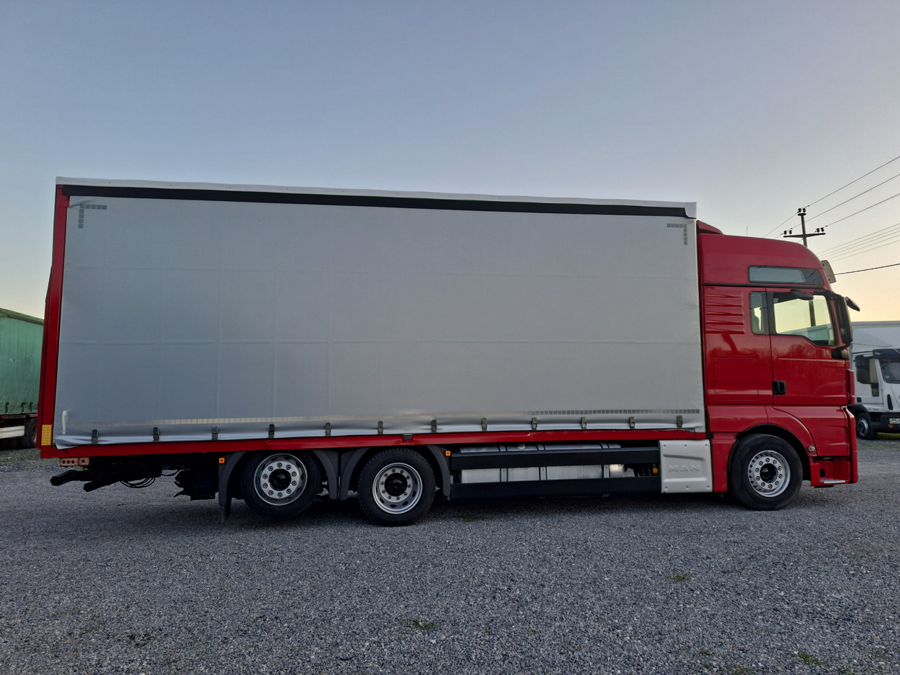 MAN TGX 26.440 E6 - Curtain side truck: picture 4 MAN TGX 26.440 E6 - Curtain side truck: picture 4