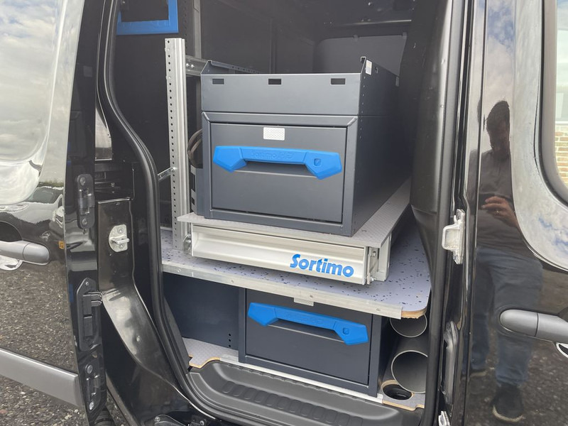 Small van Renault Kangoo 1.5 dCi E6 90pk R-link BPM Vrij! Lease €171 p/m, Airco, Navi + Camera, PDC, Volledig onderhoudshistorie aanwezig: picture 17 Small van Renault Kangoo 1.5 dCi E6 90pk R-link BPM Vrij! Lease €171 p/m, Airco, Navi + Camera, PDC, Volledig onderhoudshistorie aanwezig: picture 17