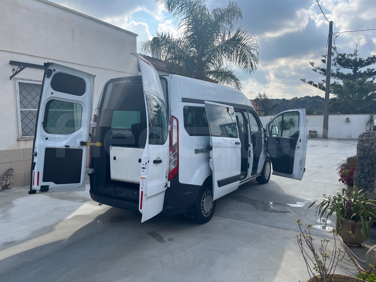 Minibus, People carrier Ford Transit: picture 8 Minibus, People carrier Ford Transit: picture 8