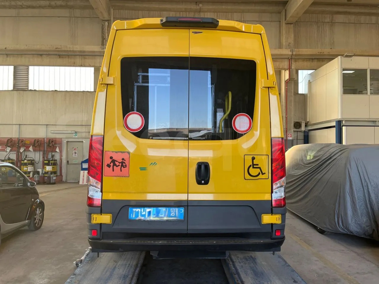 Iveco Daily - School bus: picture 5 Iveco Daily - School bus: picture 5