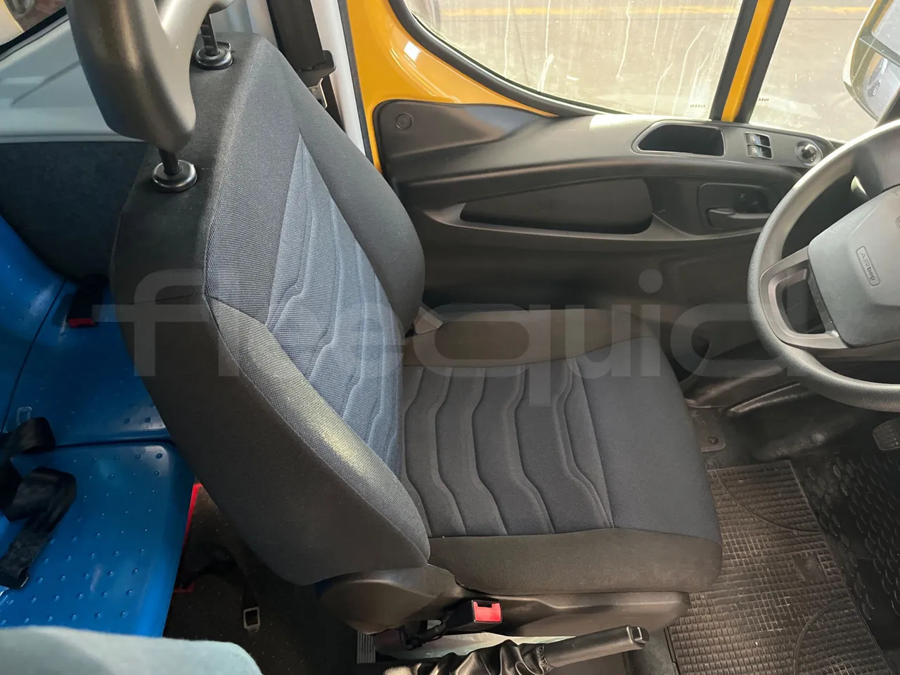 School bus Iveco Daily: picture 16