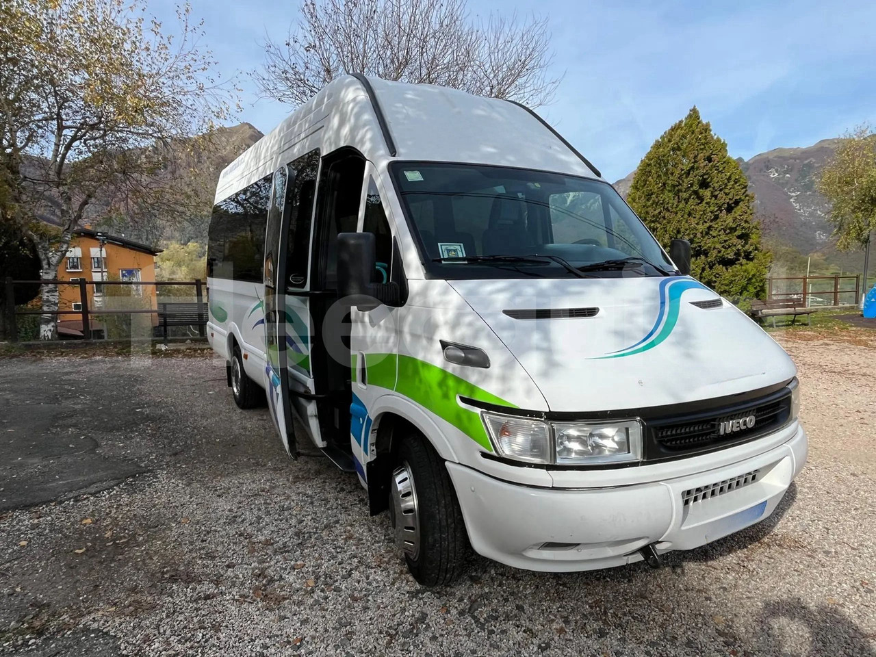 Iveco Daily - Minibus, People carrier: picture 1 Iveco Daily - Minibus, People carrier: picture 1