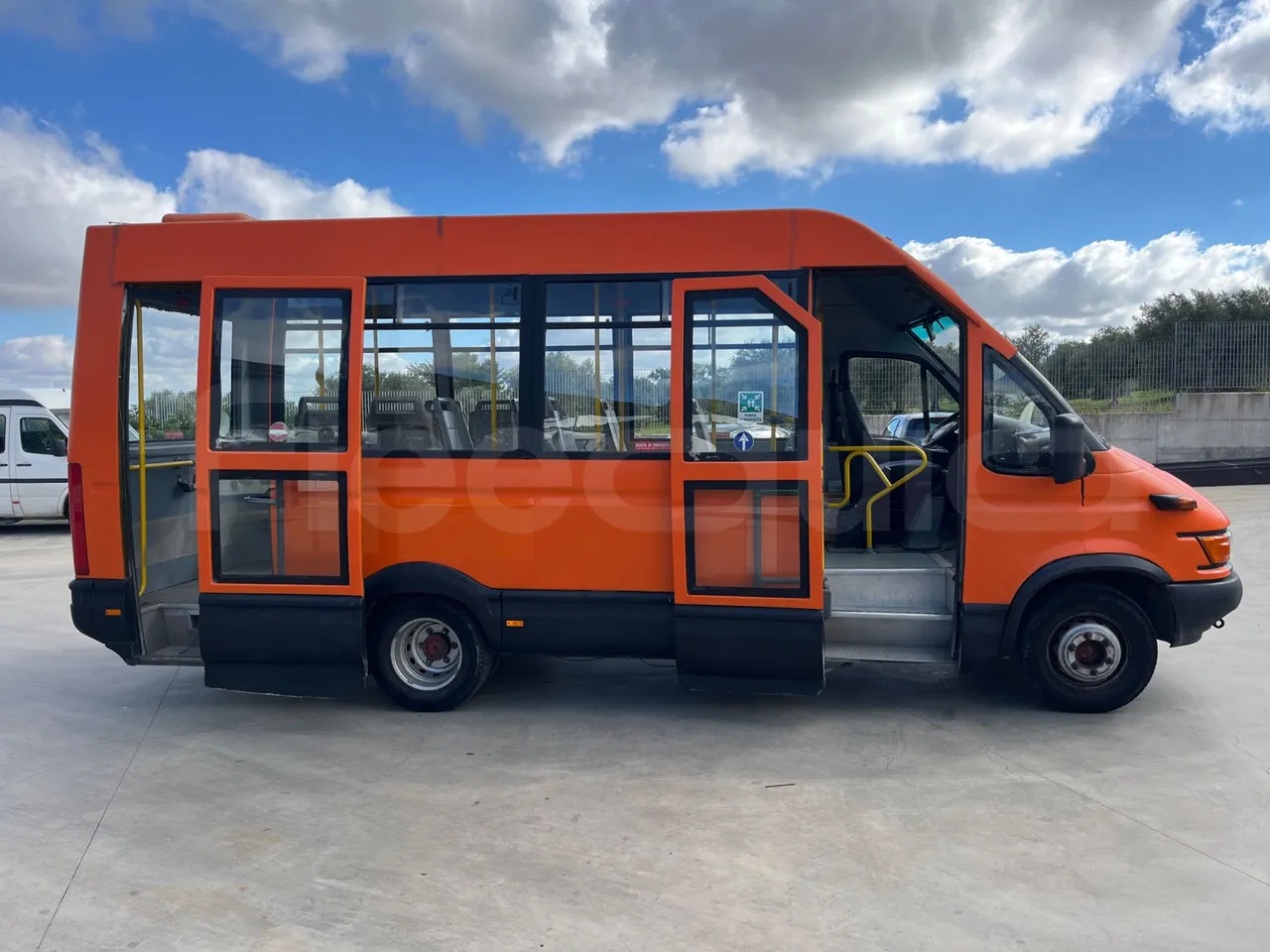 City bus Iveco Daily: picture 12