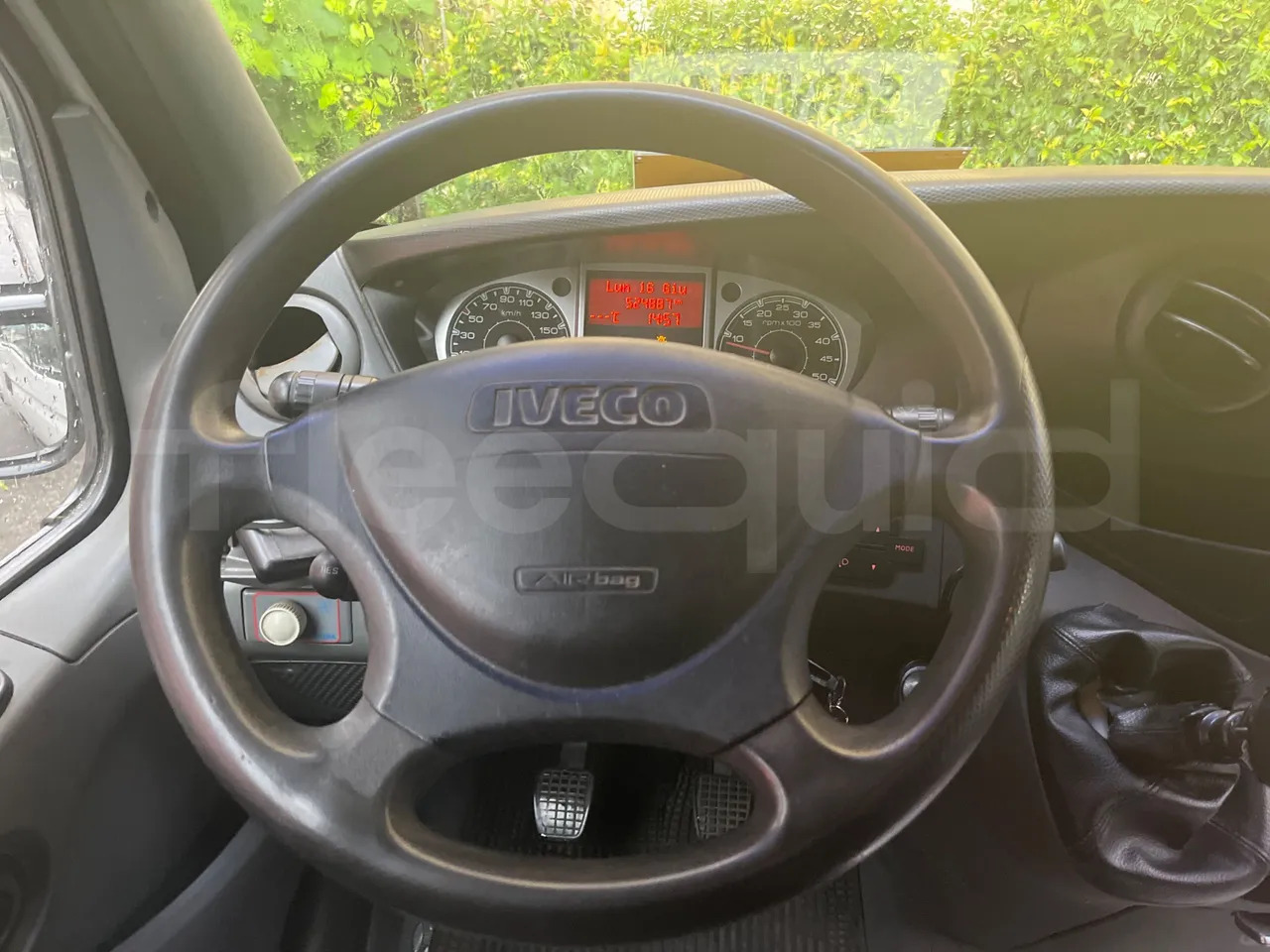 Suburban bus Iveco Daily: picture 17